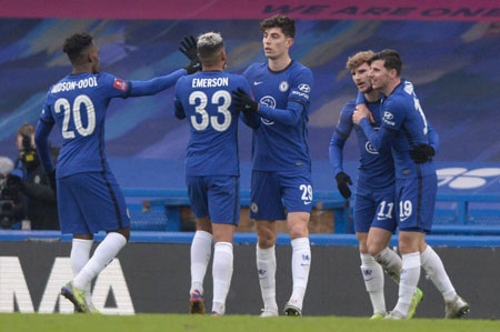 NBA快艇与独行侠鏖战两加时，哈登36岁砍下41分