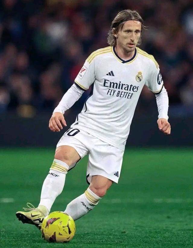 NBA新秀观察：状元秀首战亮眼,