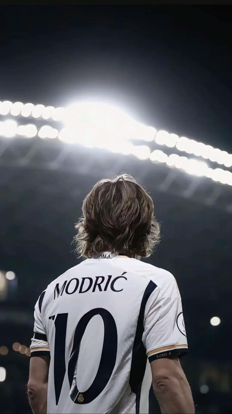 记者：曼联一月不打算买中场，已为明夏锁定多名引援目标