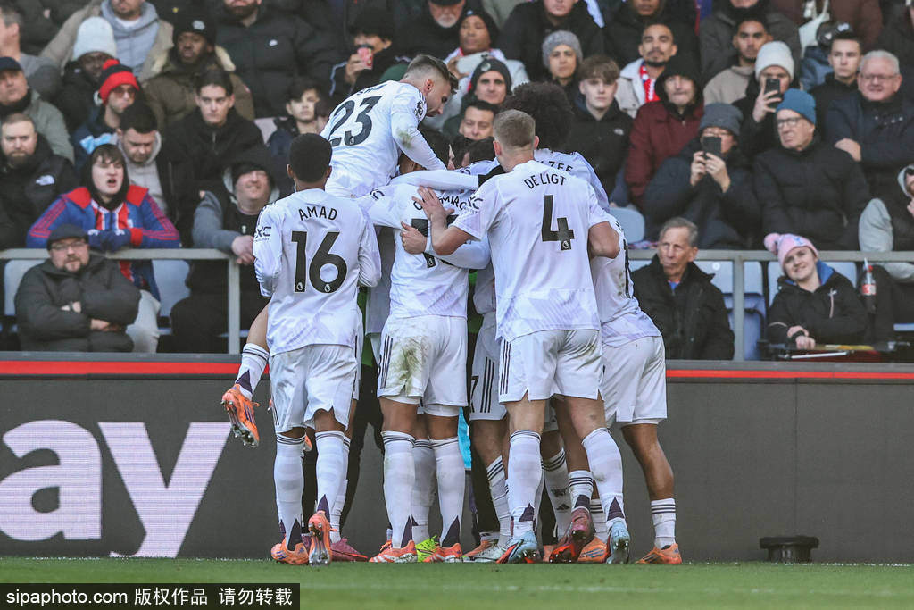 记者：多特为法比奥-席尔瓦提供了为期五年的合同